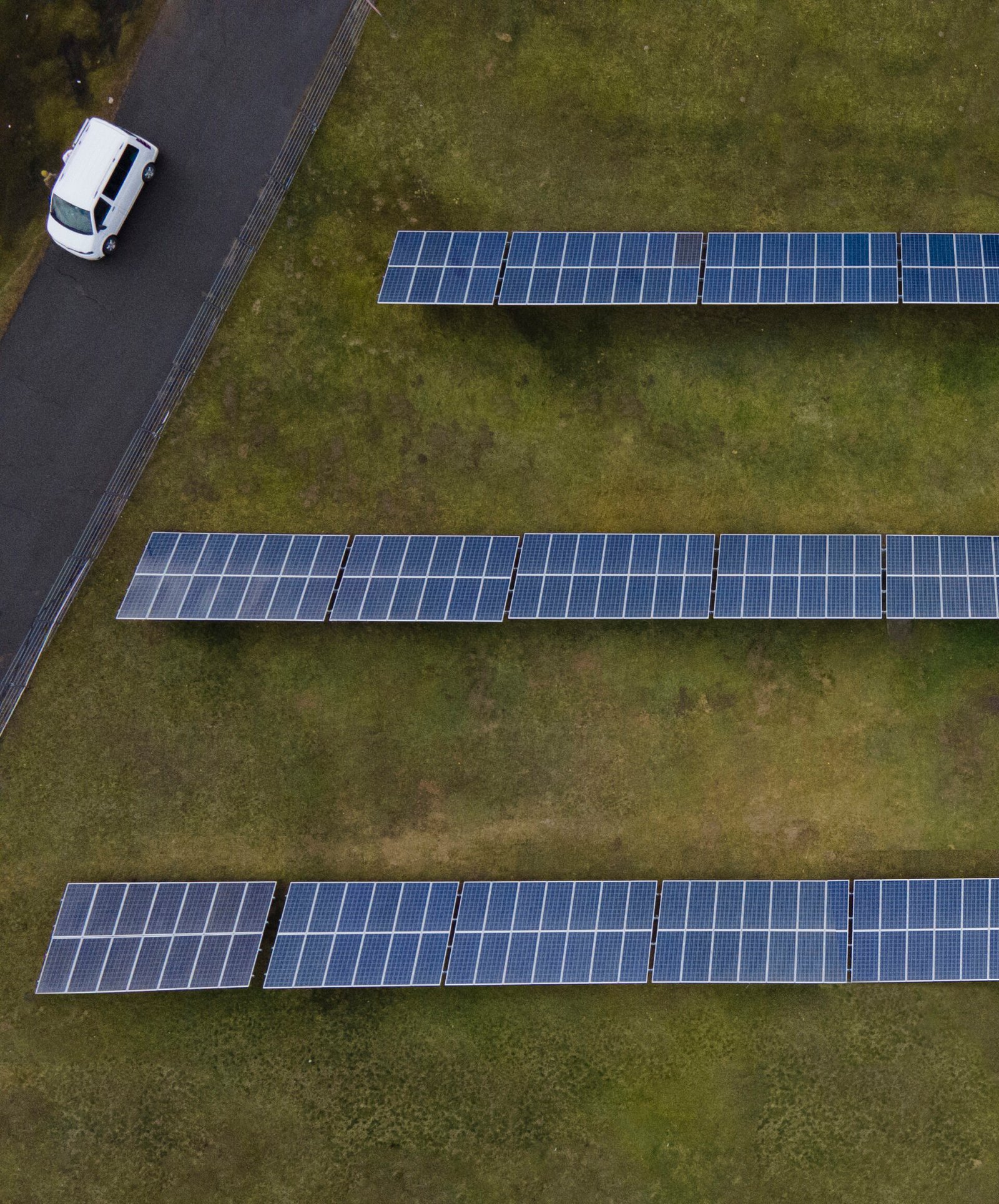 high-angle-solar-pannels-arrangement
